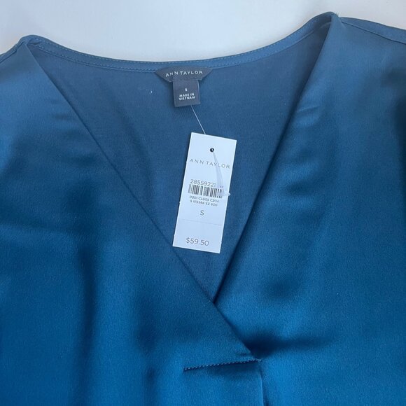 Ann Taylor NWT Blue V-Neck Blouse - Picture 2 of 4